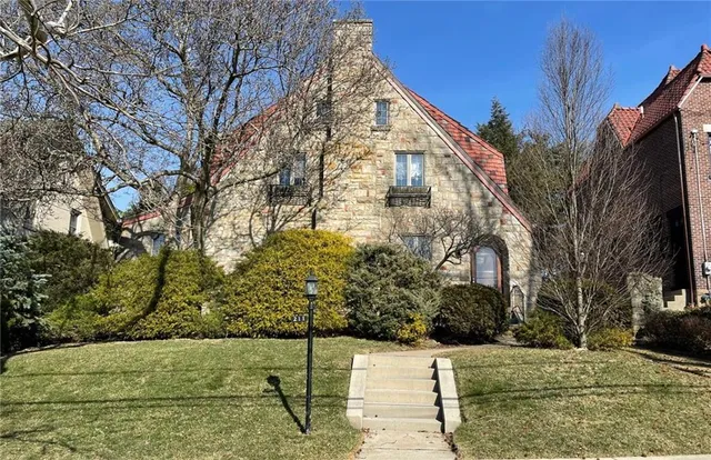 $739,900 | 211 Outlook Drive, Pittsburgh, PA 15228