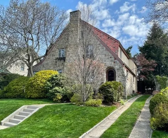 $739,900 | 211 Outlook Drive, Pittsburgh, PA 15228