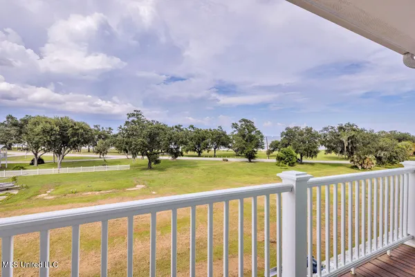 $950,000 | 95 Phillip Street, Bay St. Louis, MS 39520