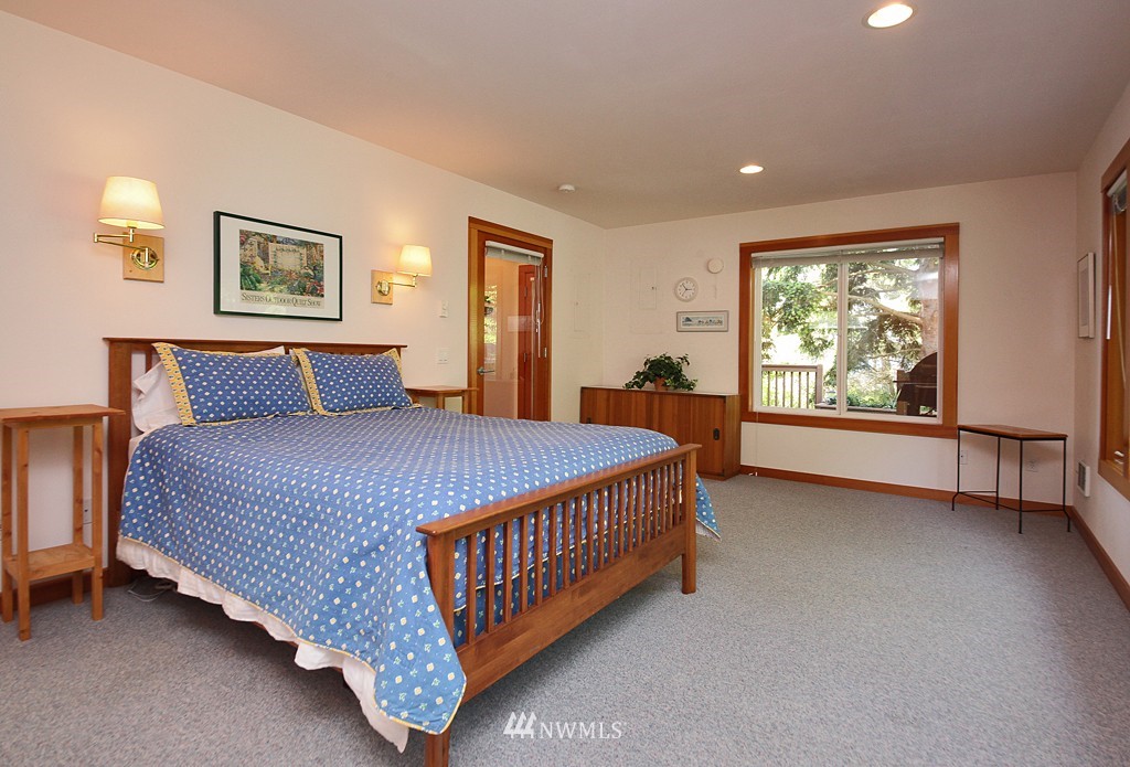 6252 Barr Beach Road Freeland, WA 98249 - Photo 12 of 25