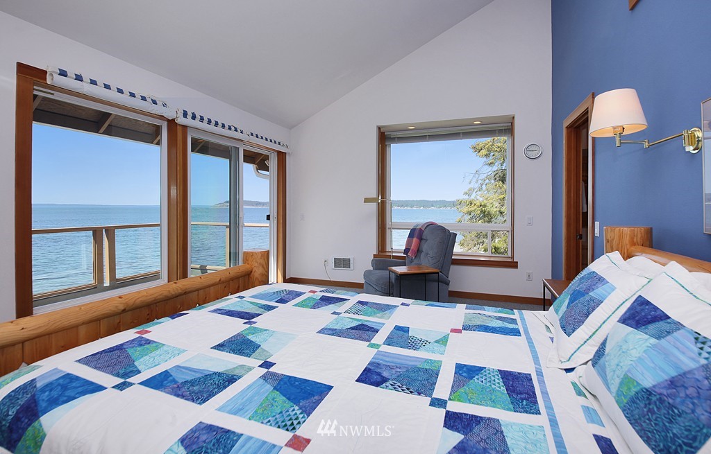 6252 Barr Beach Road Freeland, WA 98249 - Photo 13 of 25