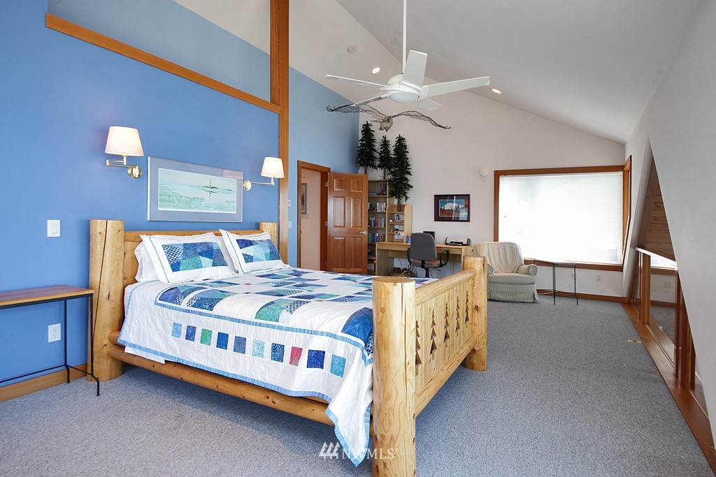 6252 Barr Beach Road Freeland, WA 98249 - Photo 15 of 25