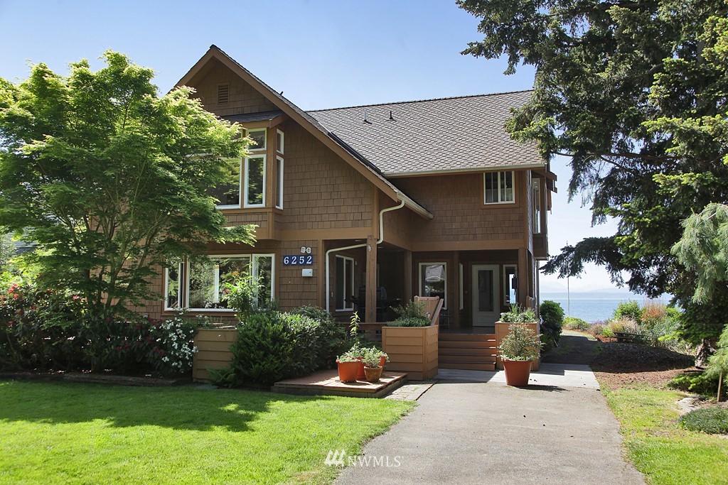 6252 Barr Beach Road Freeland, WA 98249 - Photo 3 of 25