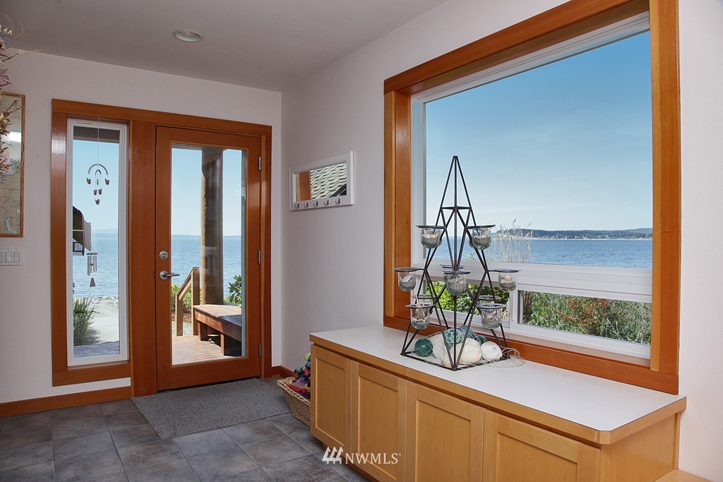 6252 Barr Beach Road Freeland, WA 98249 - Photo 5 of 25