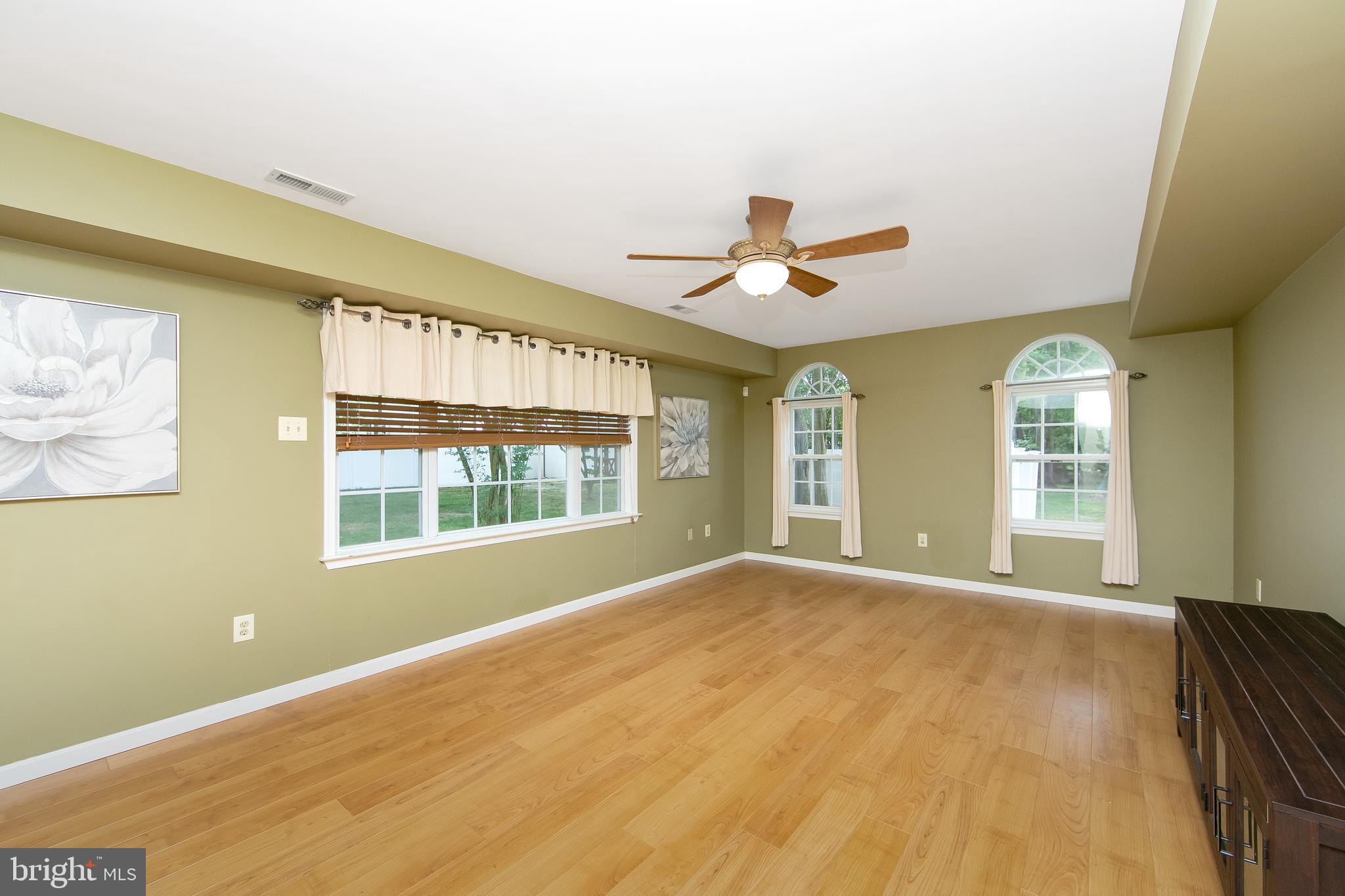 37 Hilliard Way Sewell, NJ 08080 - Photo 11 of 45