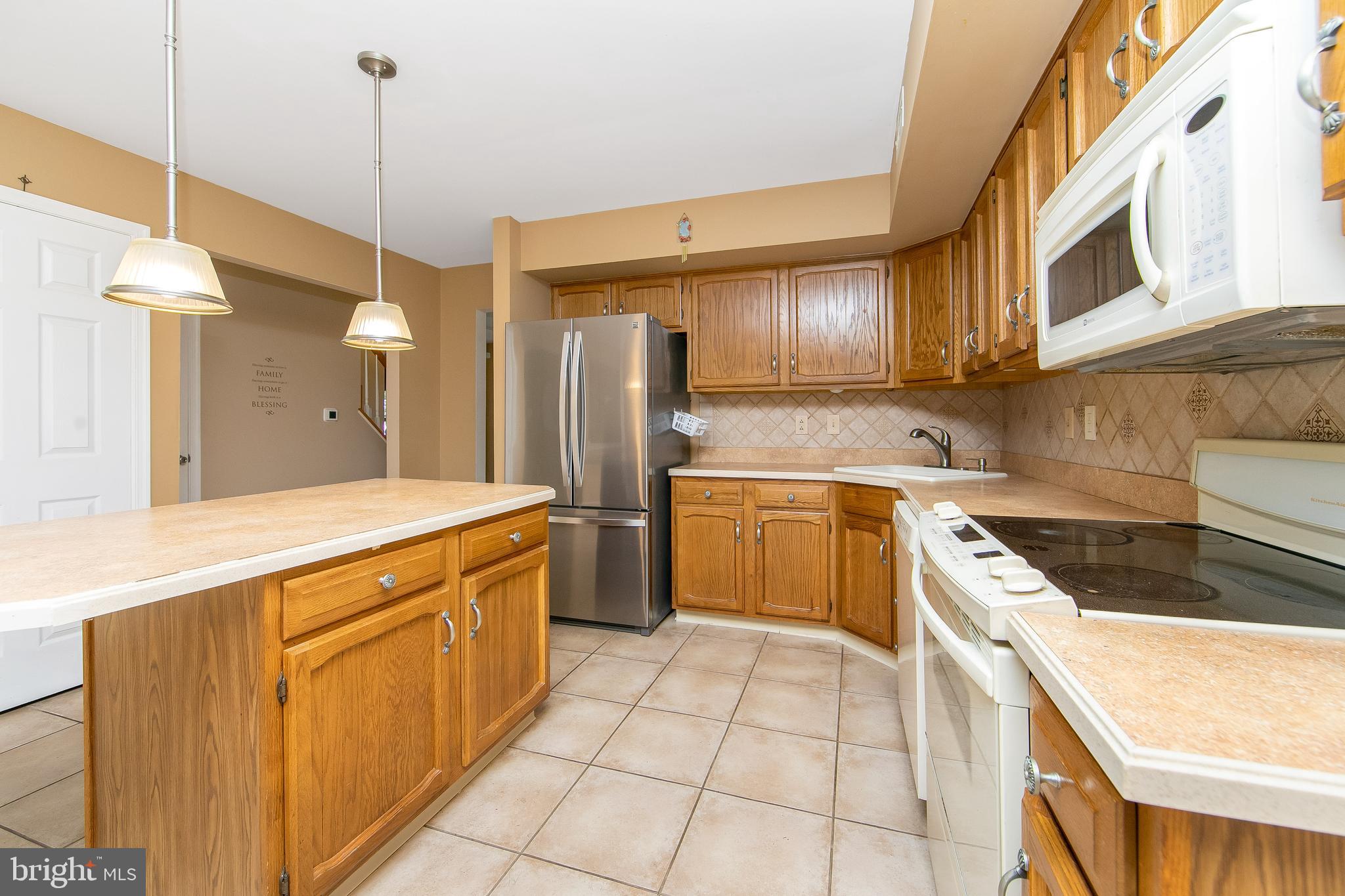 37 Hilliard Way Sewell, NJ 08080 - Photo 7 of 45