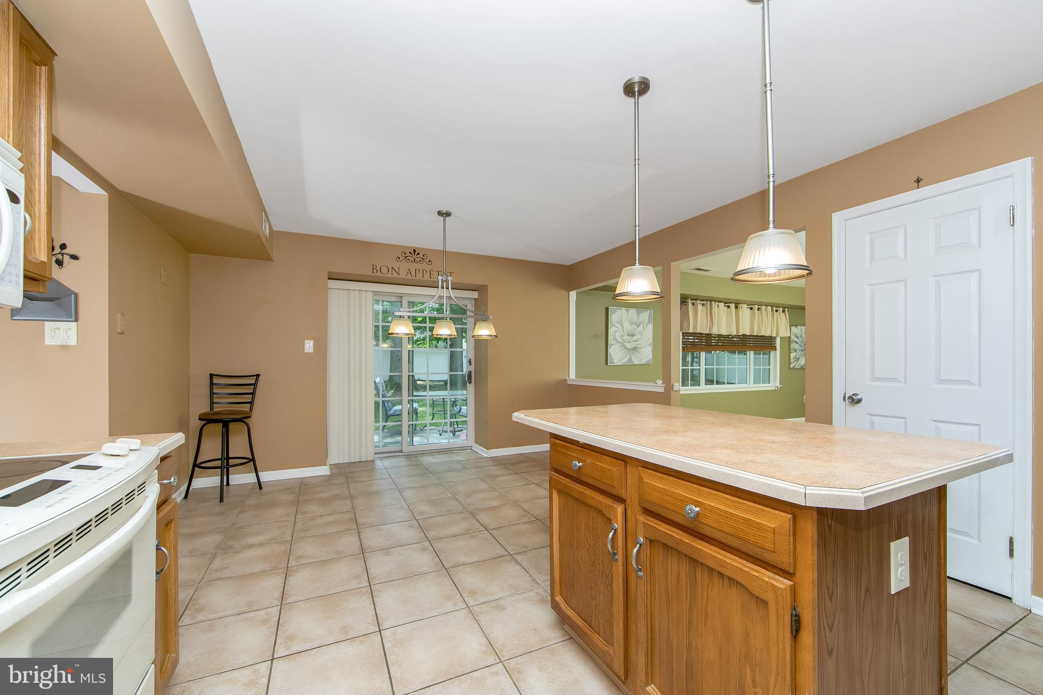 37 Hilliard Way Sewell, NJ 08080 - Photo 8 of 45