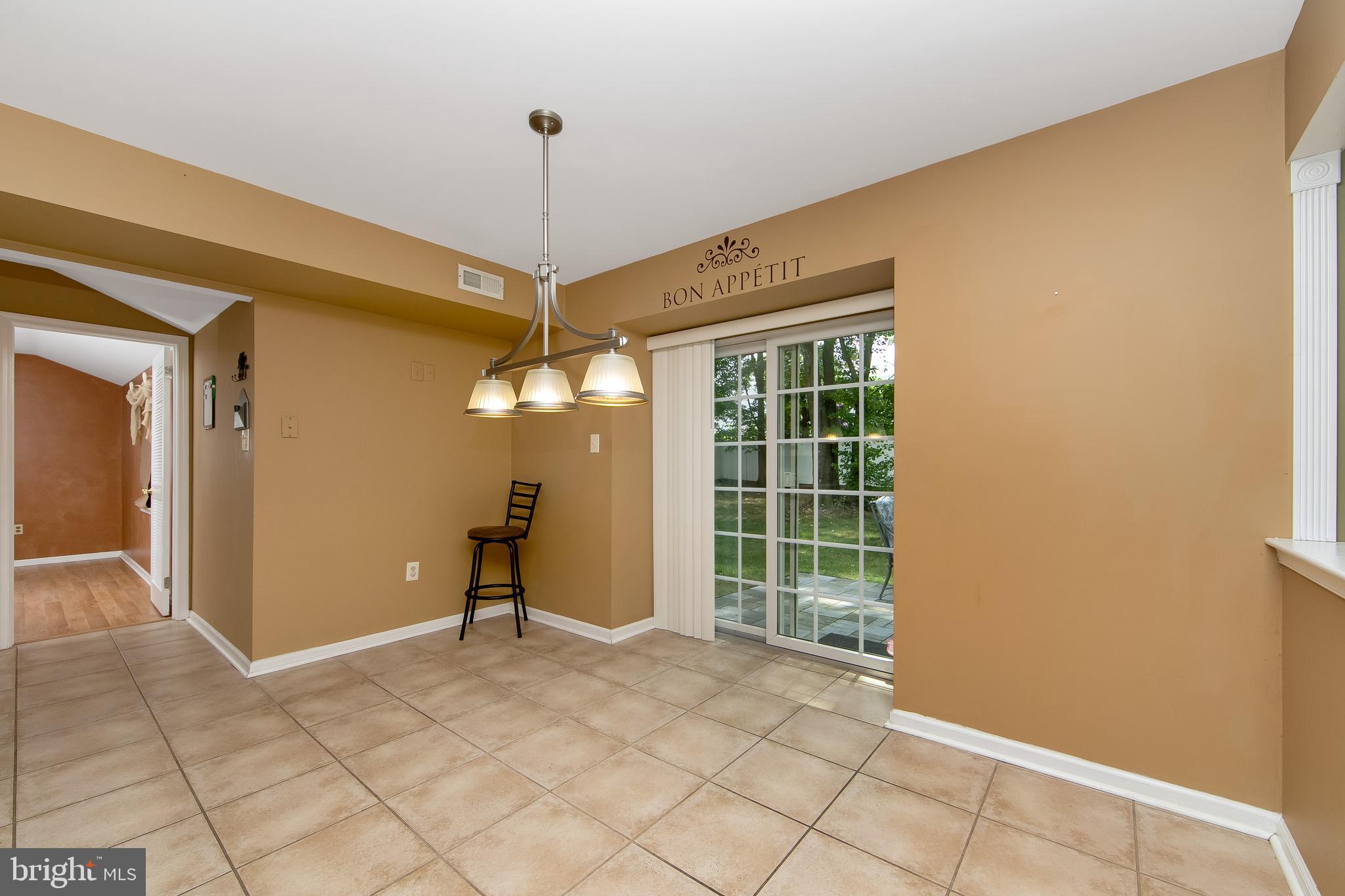 37 Hilliard Way Sewell, NJ 08080 - Photo 10 of 45