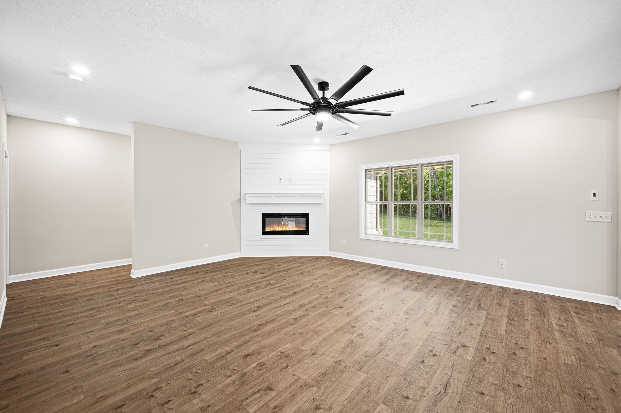 1749 Powell Road Clarksville, TN 37043 - Photo 4 of 50