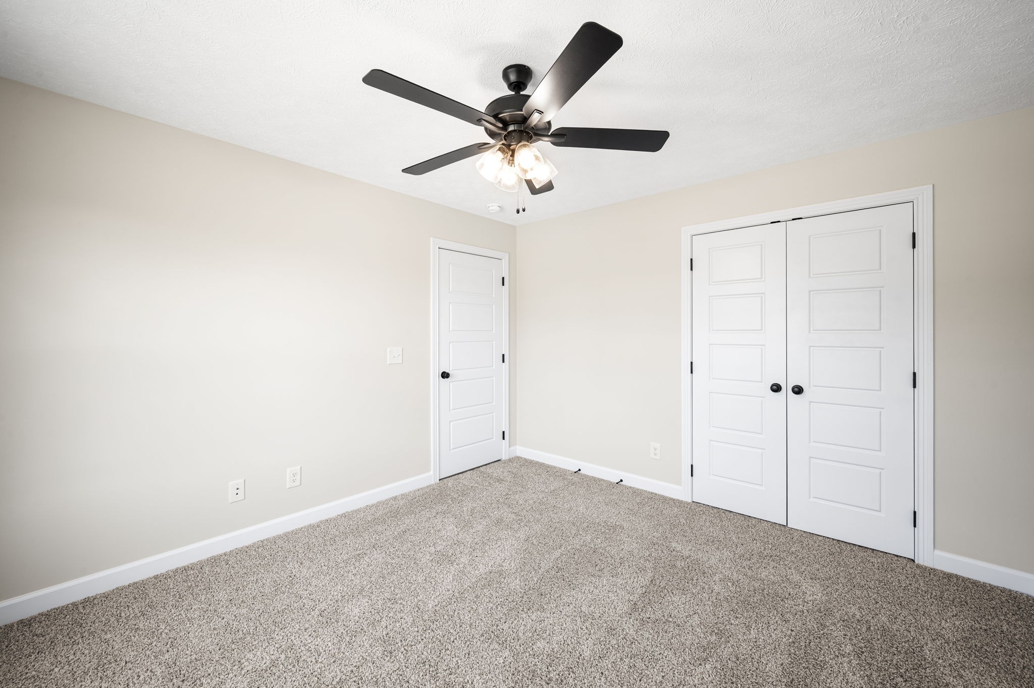 1749 Powell Road Clarksville, TN 37043 - Photo 45 of 50 a view of room with ceiling fan