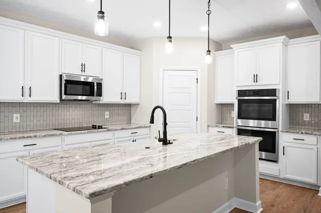 $629,900 | 1749 Powell Road, Clarksville, TN 37043