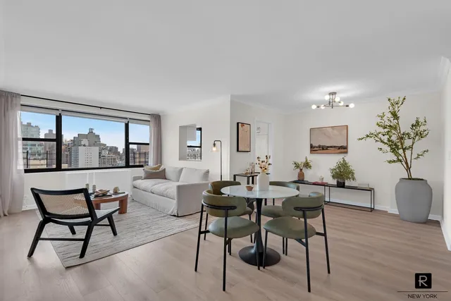 $1,380,000 | 115 East 9th Street, Unit 16L | Greenwich Village