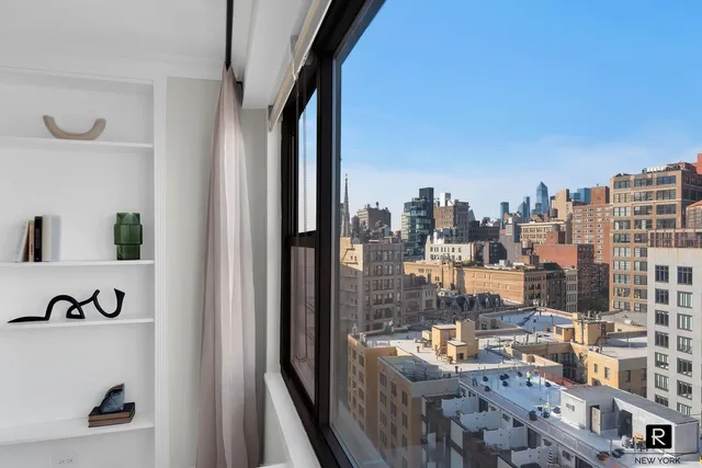 $1,380,000 | 115 East 9th Street, Unit 16L | Greenwich Village