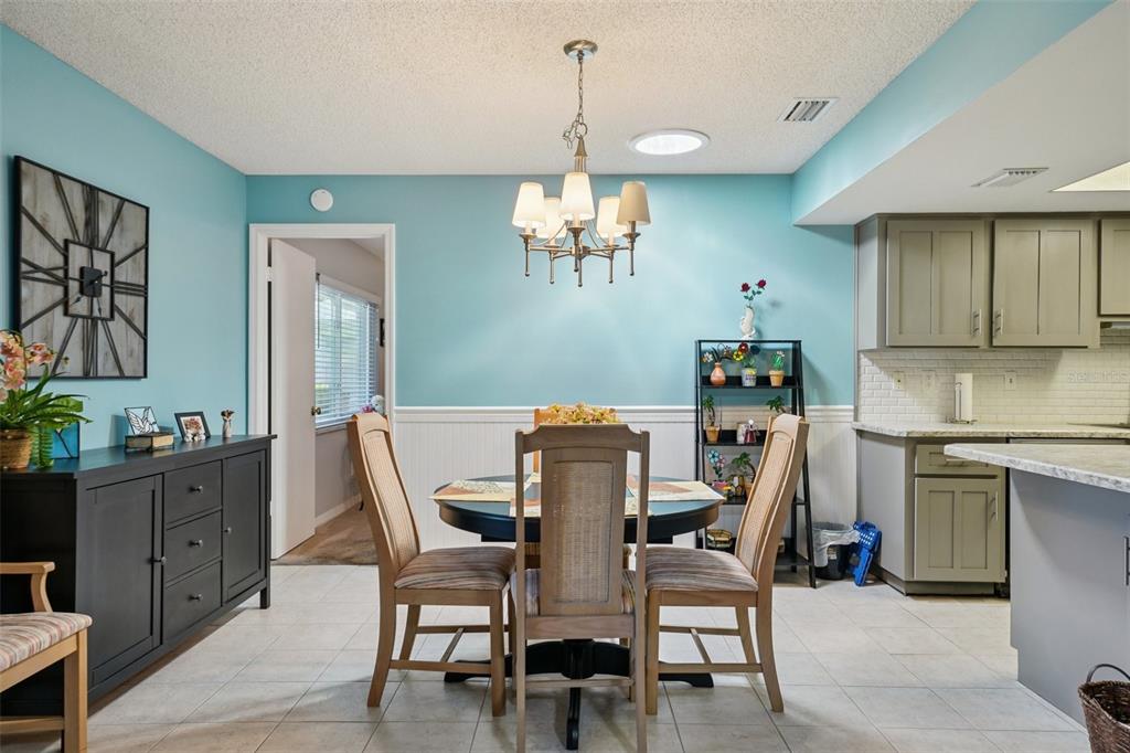 2003 Halidom Way Sun City Center, FL 33573 - Photo 18 of 87