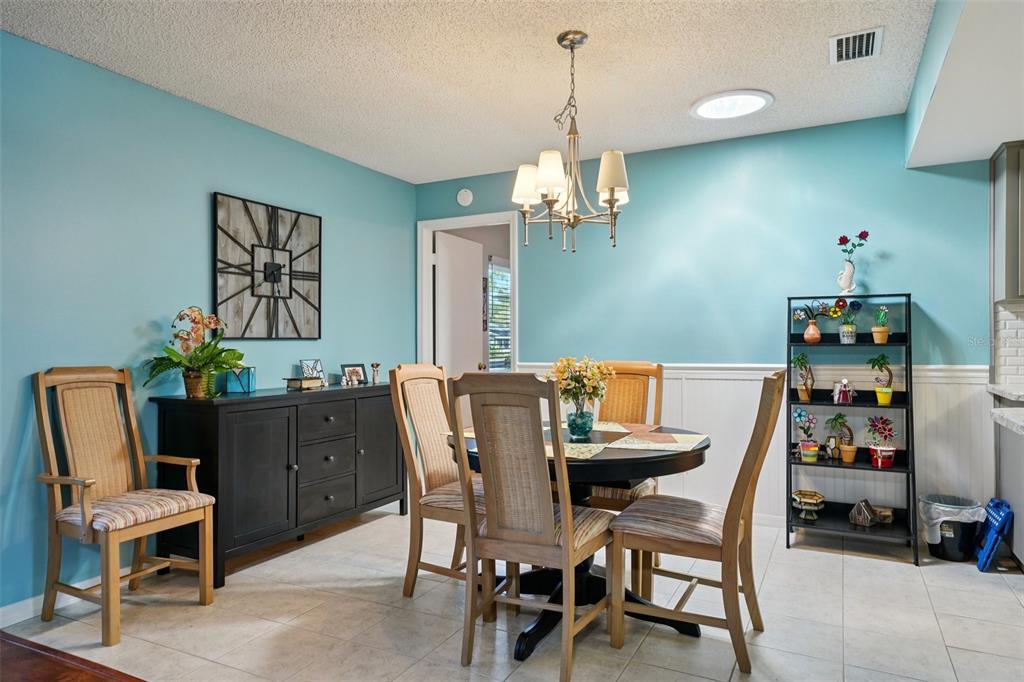 2003 Halidom Way Sun City Center, FL 33573 - Photo 19 of 87