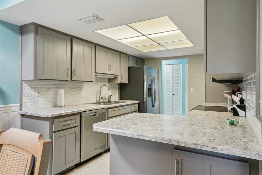 2003 Halidom Way Sun City Center, FL 33573 - Photo 23 of 87