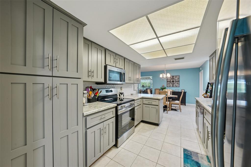 2003 Halidom Way Sun City Center, FL 33573 - Photo 25 of 87