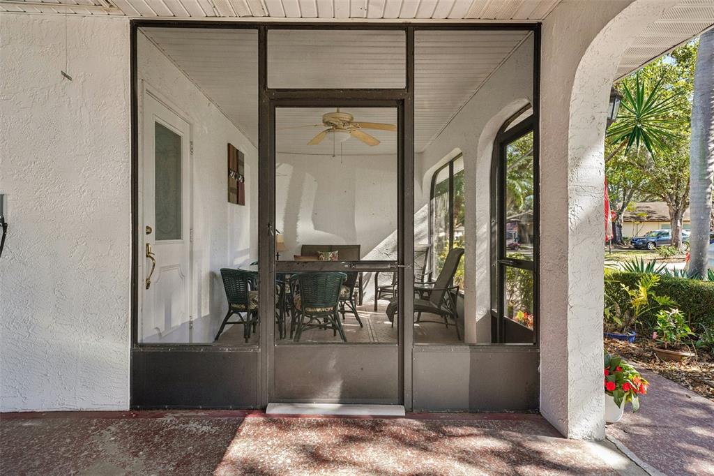 2003 Halidom Way Sun City Center, FL 33573 - Photo 4 of 87