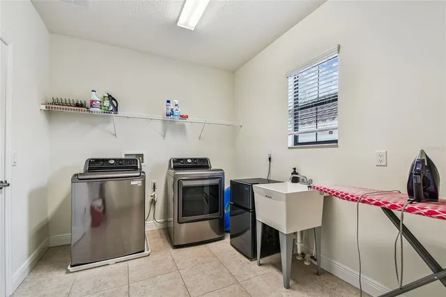 $999,900 | 2713 Calvano Drive, Land O' Lakes, FL 34639