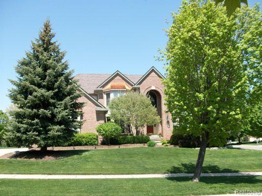 1103 Ridgeway Drive Rochester, MI 48307 - Photo 1 of 25 Front