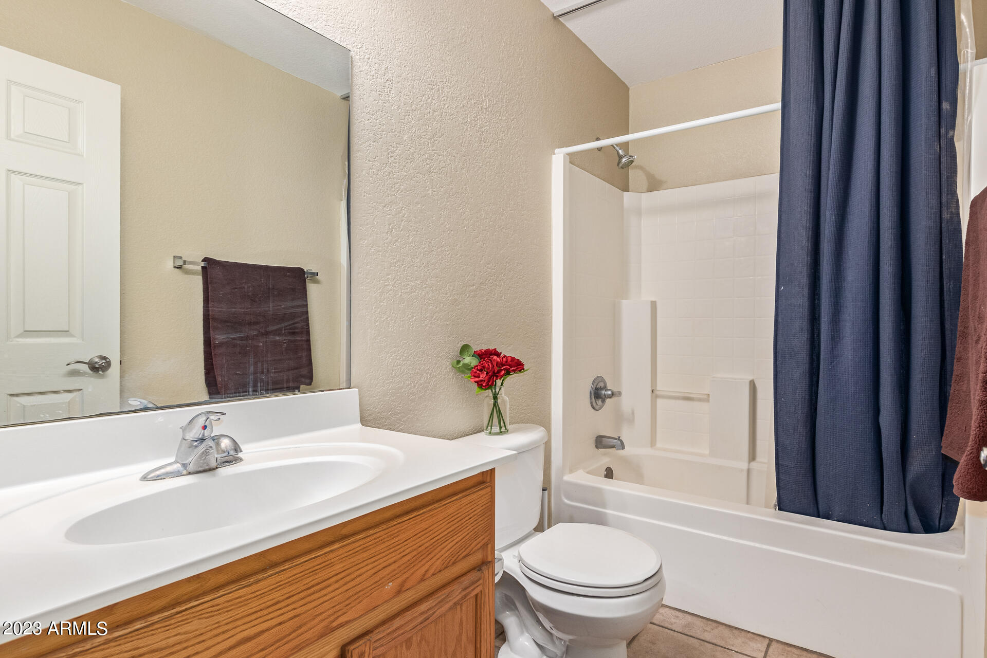 2118 West Vineyard Road Phoenix, AZ 85041 - Photo 27 of 37 Guest Bath