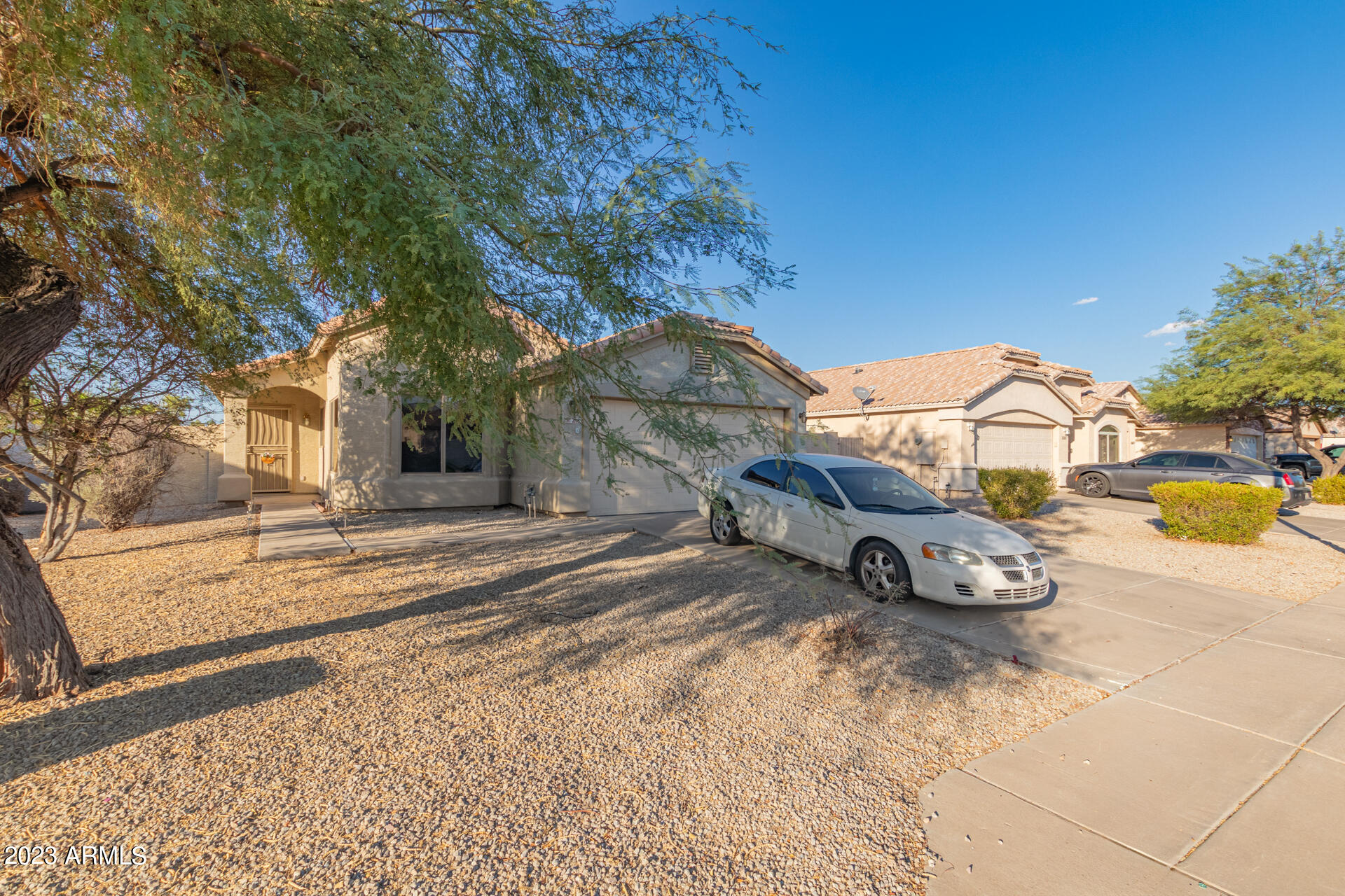 2118 West Vineyard Road Phoenix, AZ 85041 - Photo 3 of 37 Front