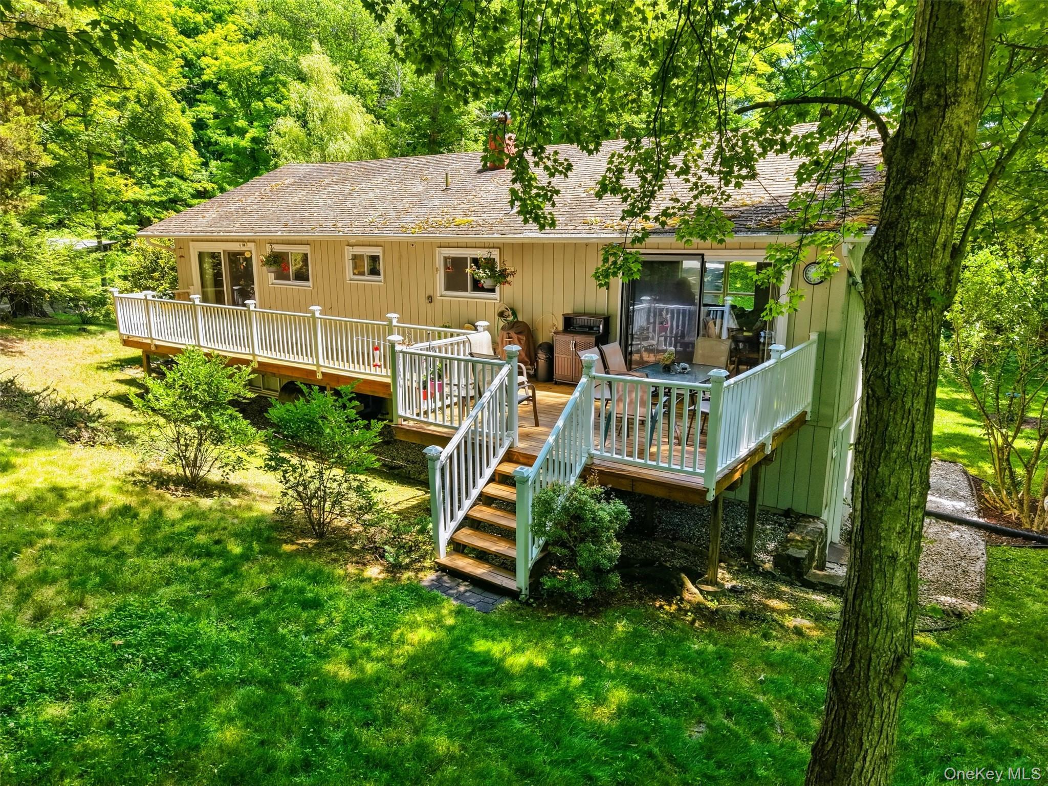 370 Furnace Dock Road Cortlandt Manor, NY 10567 - Photo 4 of 49