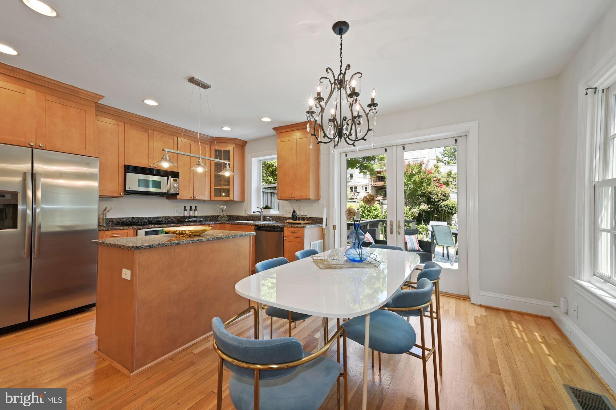 3729 R Street Northwest Washington, DC 20007 - Photo 5 of 26