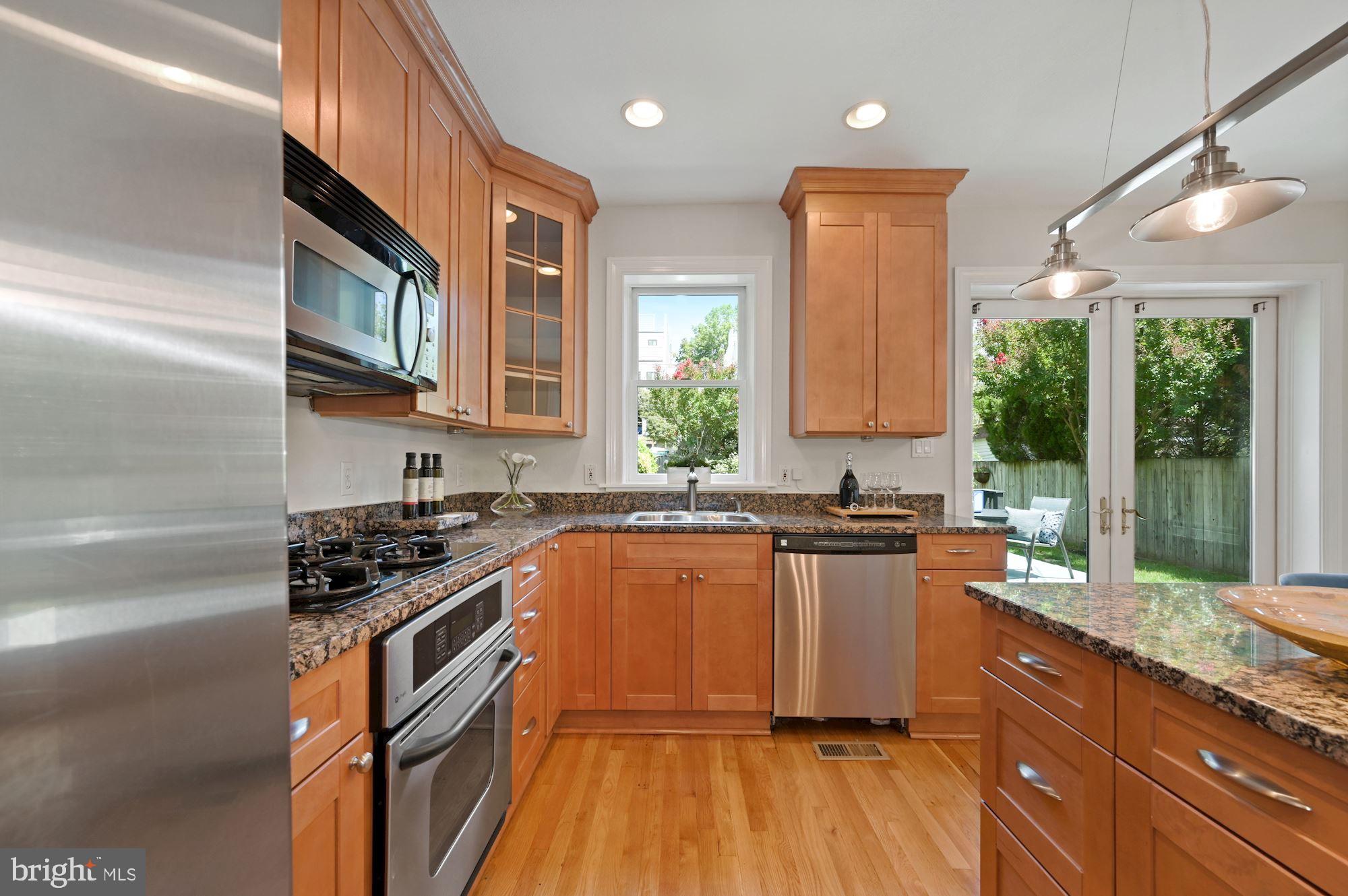 3729 R Street Northwest Washington, DC 20007 - Photo 7 of 26