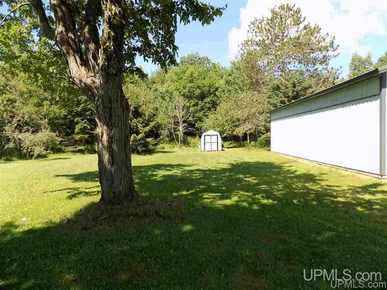 877 N River Road Manistique, MI 49854 - Photo 27 of 43