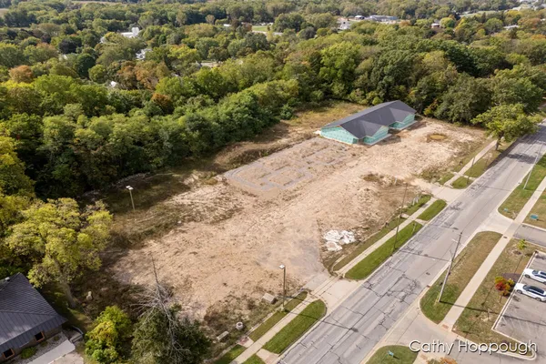 $650,000 | 533 East Washington Street, Unit A B C D, Ionia, MI 48846