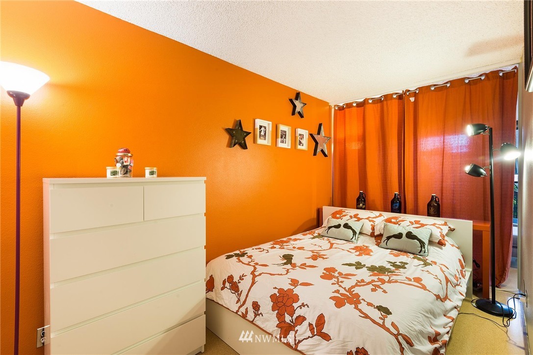 507 West Mercer Street, Unit 103 Seattle, WA 98119 - Photo 11 of 22