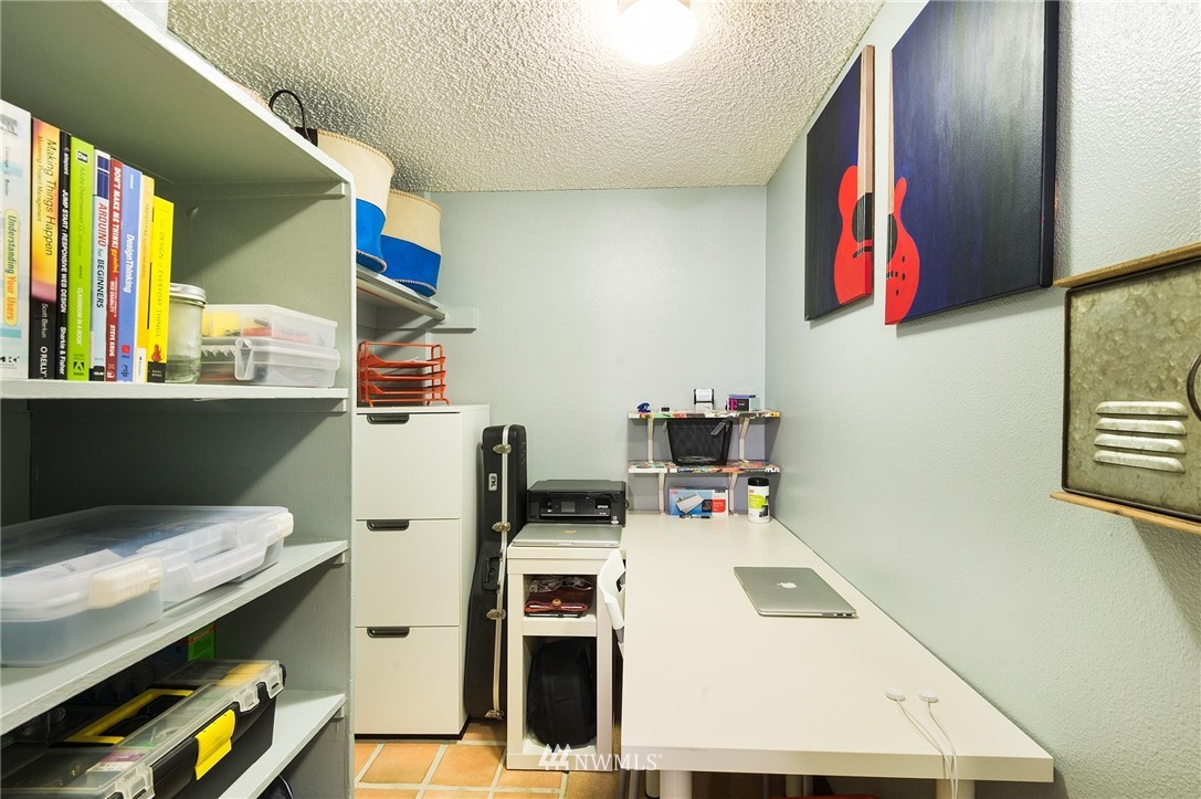 507 West Mercer Street, Unit 103 Seattle, WA 98119 - Photo 13 of 22