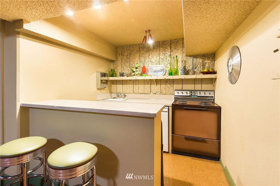 507 West Mercer Street, Unit 103 Seattle, WA 98119 - Photo 17 of 22