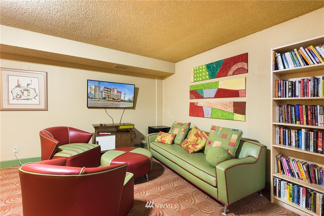 507 West Mercer Street, Unit 103 Seattle, WA 98119 - Photo 19 of 22