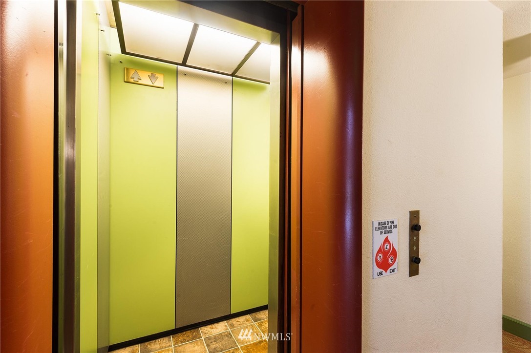 507 West Mercer Street, Unit 103 Seattle, WA 98119 - Photo 4 of 22