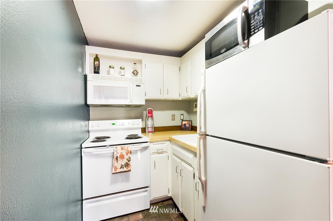 507 West Mercer Street, Unit 103 Seattle, WA 98119 - Photo 10 of 22