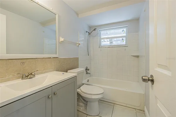 $2,200 | 6321 Spanish Main Drive, Apollo Beach, FL 33572