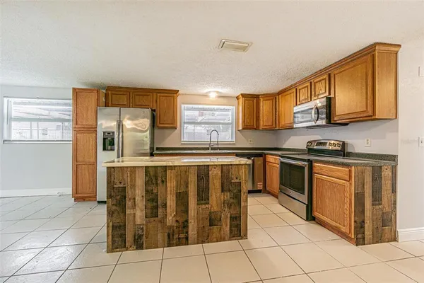 $2,200 | 6321 Spanish Main Drive, Apollo Beach, FL 33572