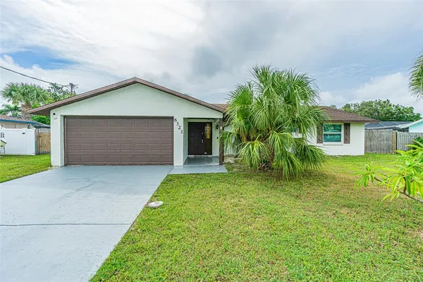 $2,200 | 6321 Spanish Main Drive, Apollo Beach, FL 33572