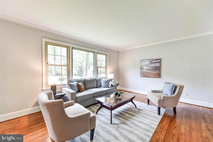 7219 Hyde Road Falls Church, VA 22043 - Photo 5 of 47