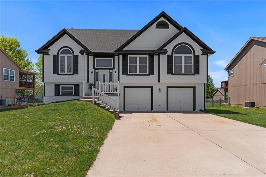 806 Furlong Drive, Raymore, MO 64083 Compass