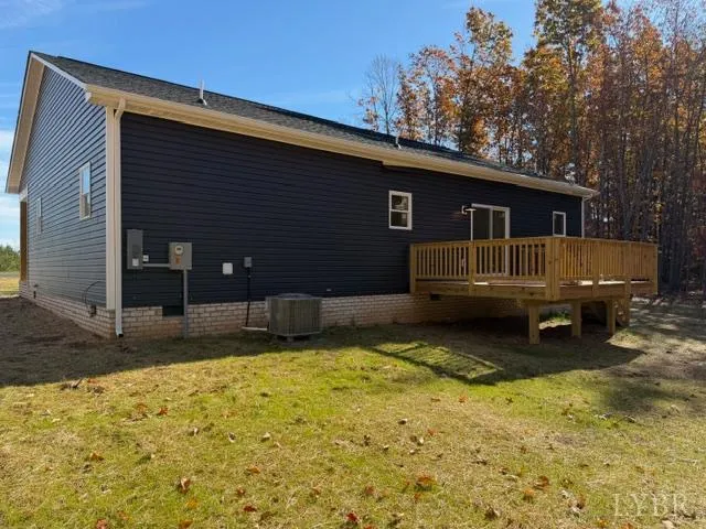 a house view with a outdoor space