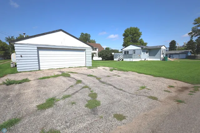 $119,000 | 403 Pacific Avenue, Buxton, ND 58218