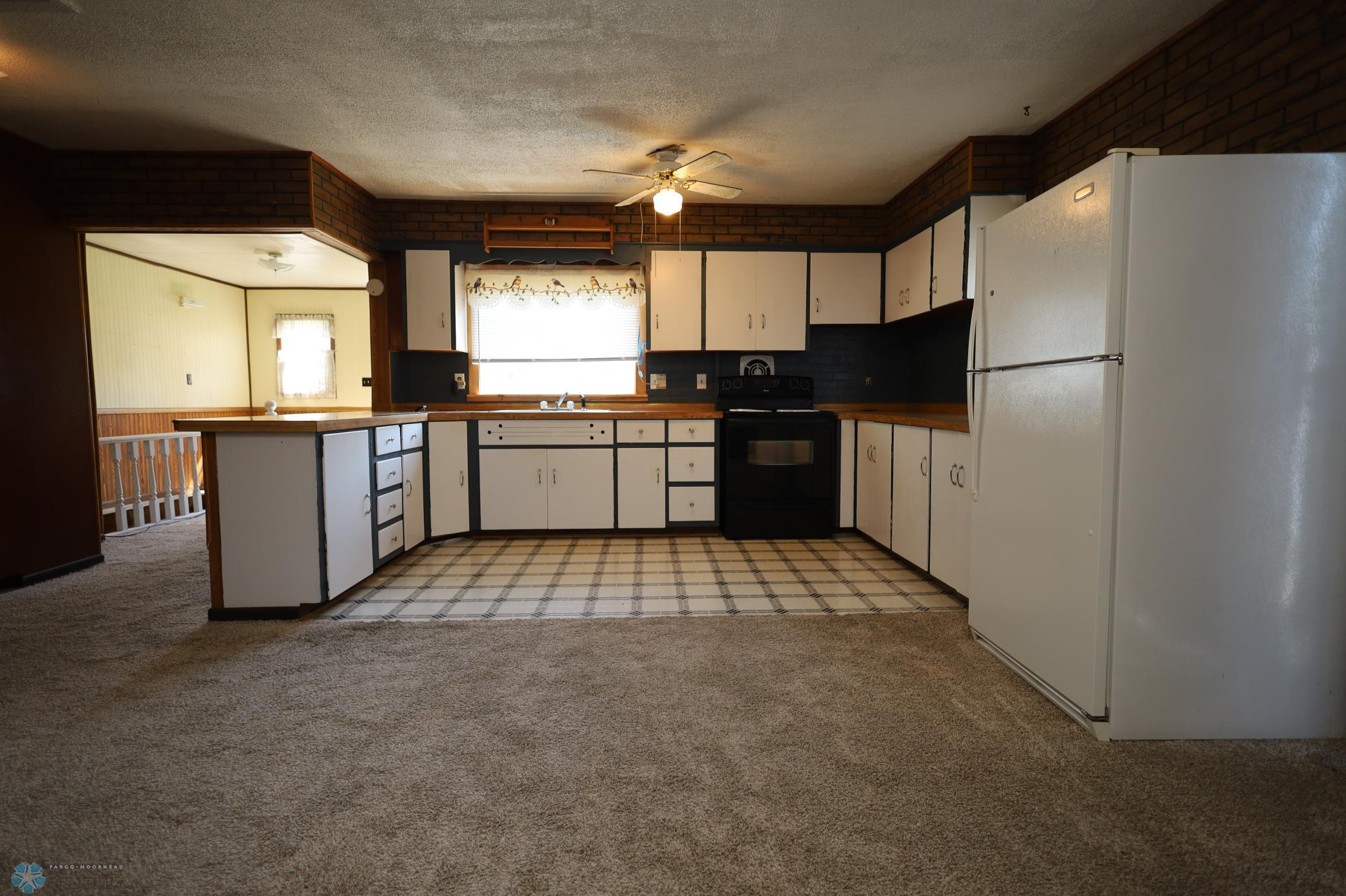 403 Pacific Avenue Buxton, ND 58218 - Photo 5 of 17