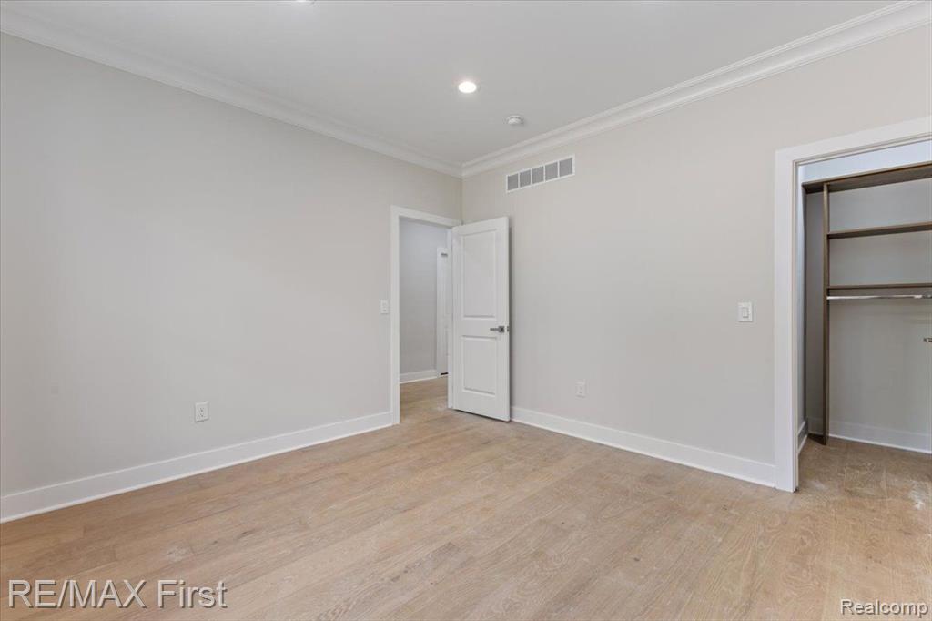 3408 Eastern Avenue Rochester Hills, MI 48307 - Photo 7 of 50
