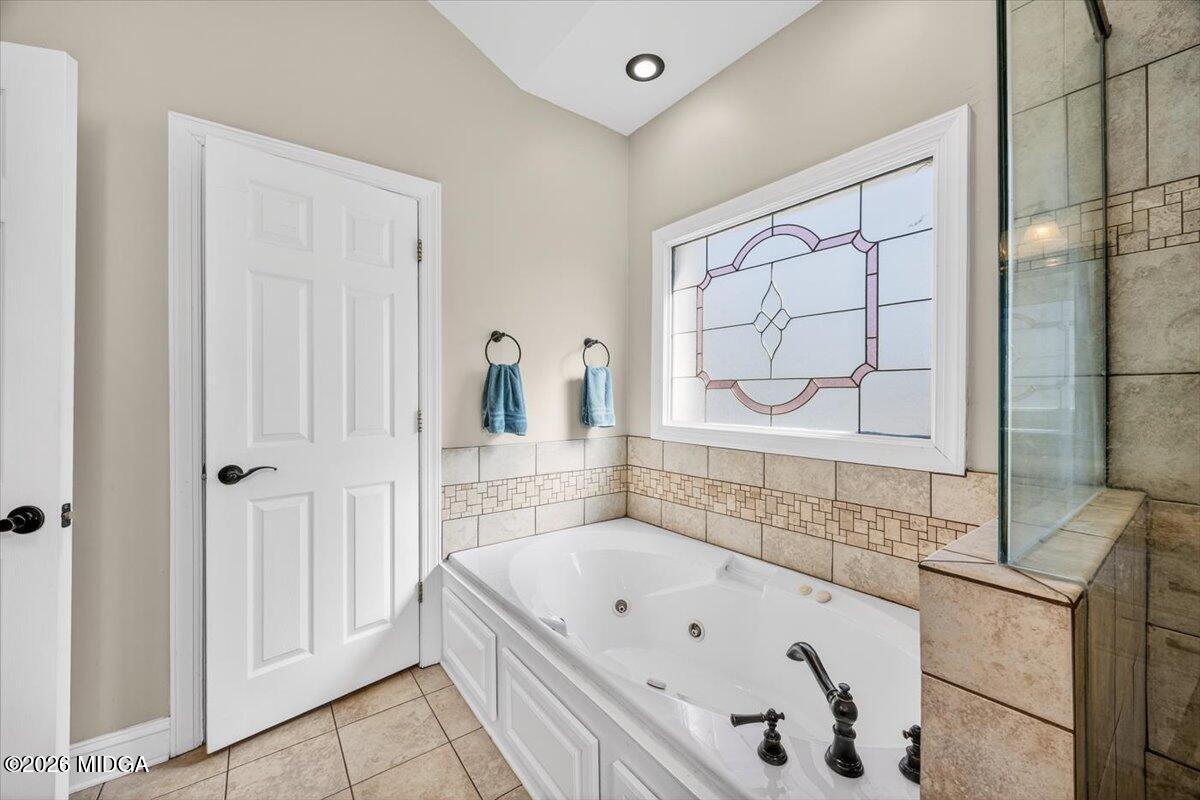 405 Laurel Place Macon, GA 31220 - Photo 23 of 60 Primary Bathroom