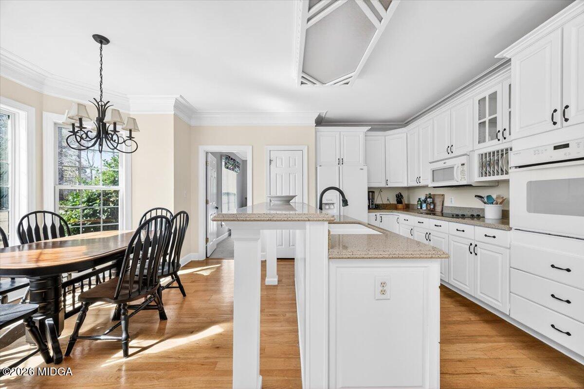 405 Laurel Place Macon, GA 31220 - Photo 9 of 60 Kitchen