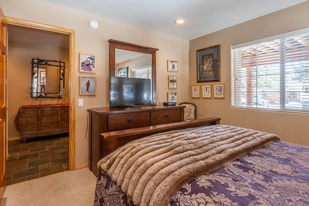 357 Ridgecrest Drive Mammoth Lakes, CA 93546 - Photo 5 of 45 Gallery Image 5