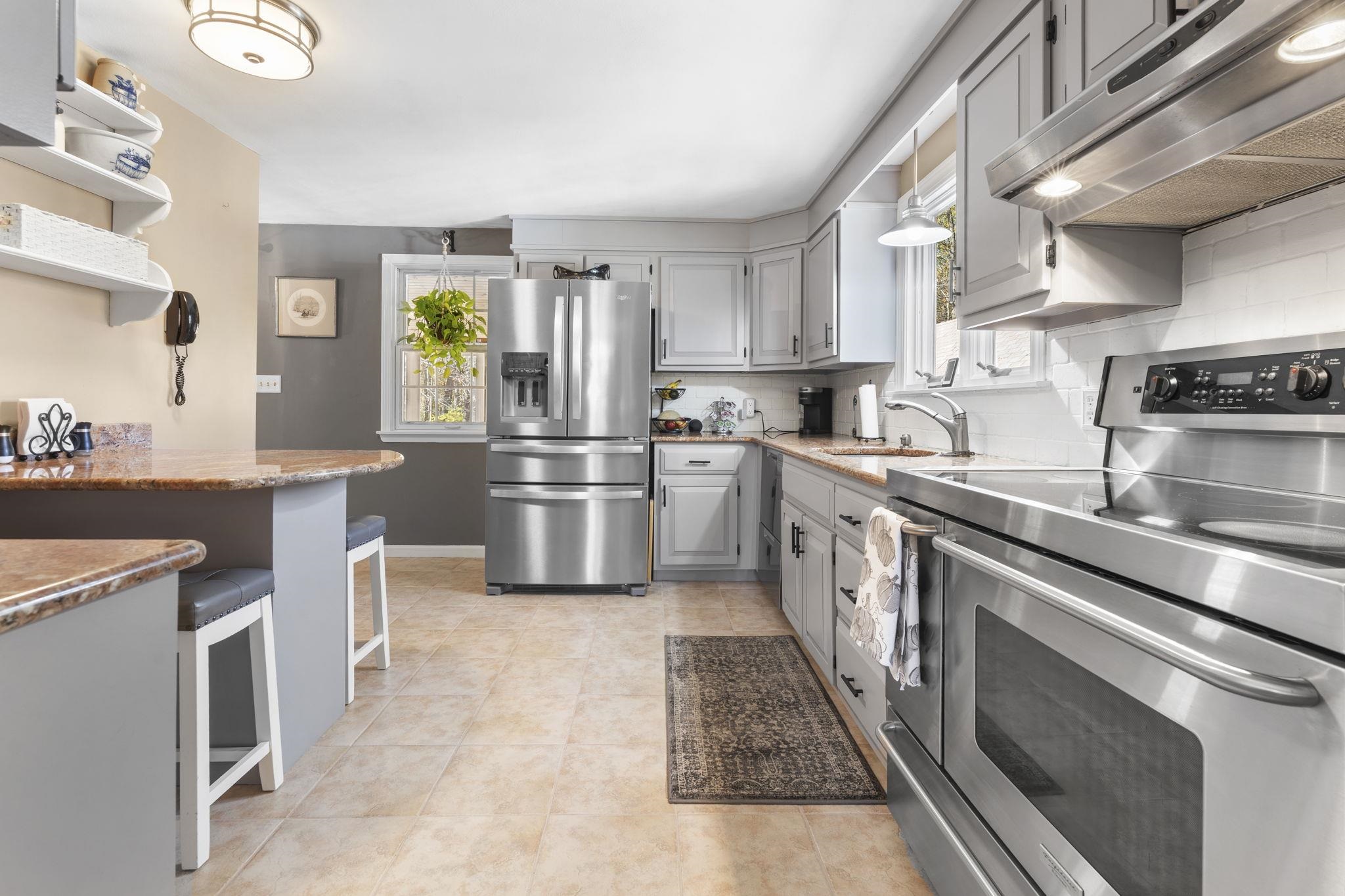 56 Whittier Street Newton, NH 03858 - Photo 17 of 46